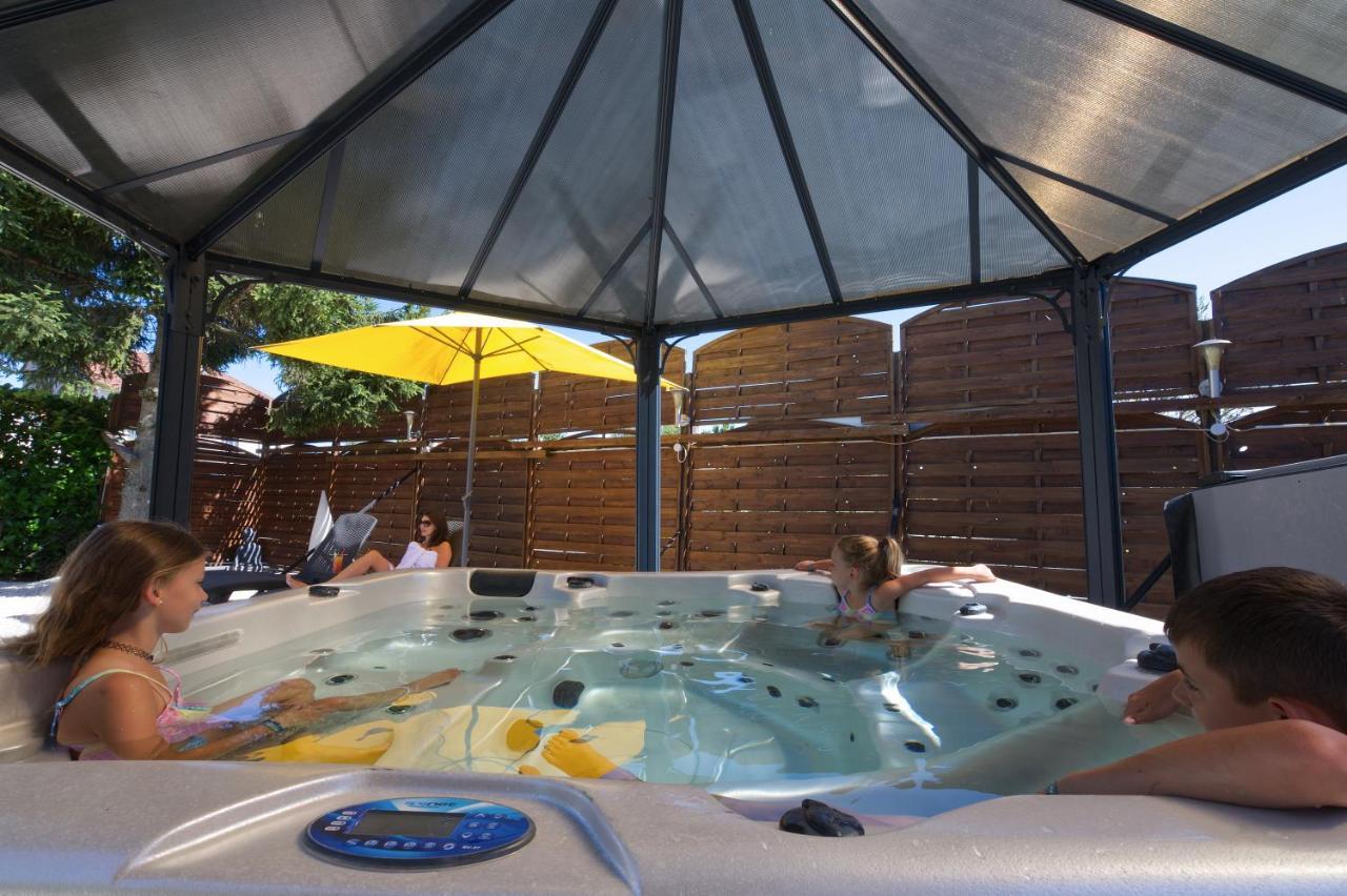 Logis Hotel Centrotel Et Spa Bulles D'Allier Montmarault Exterior foto